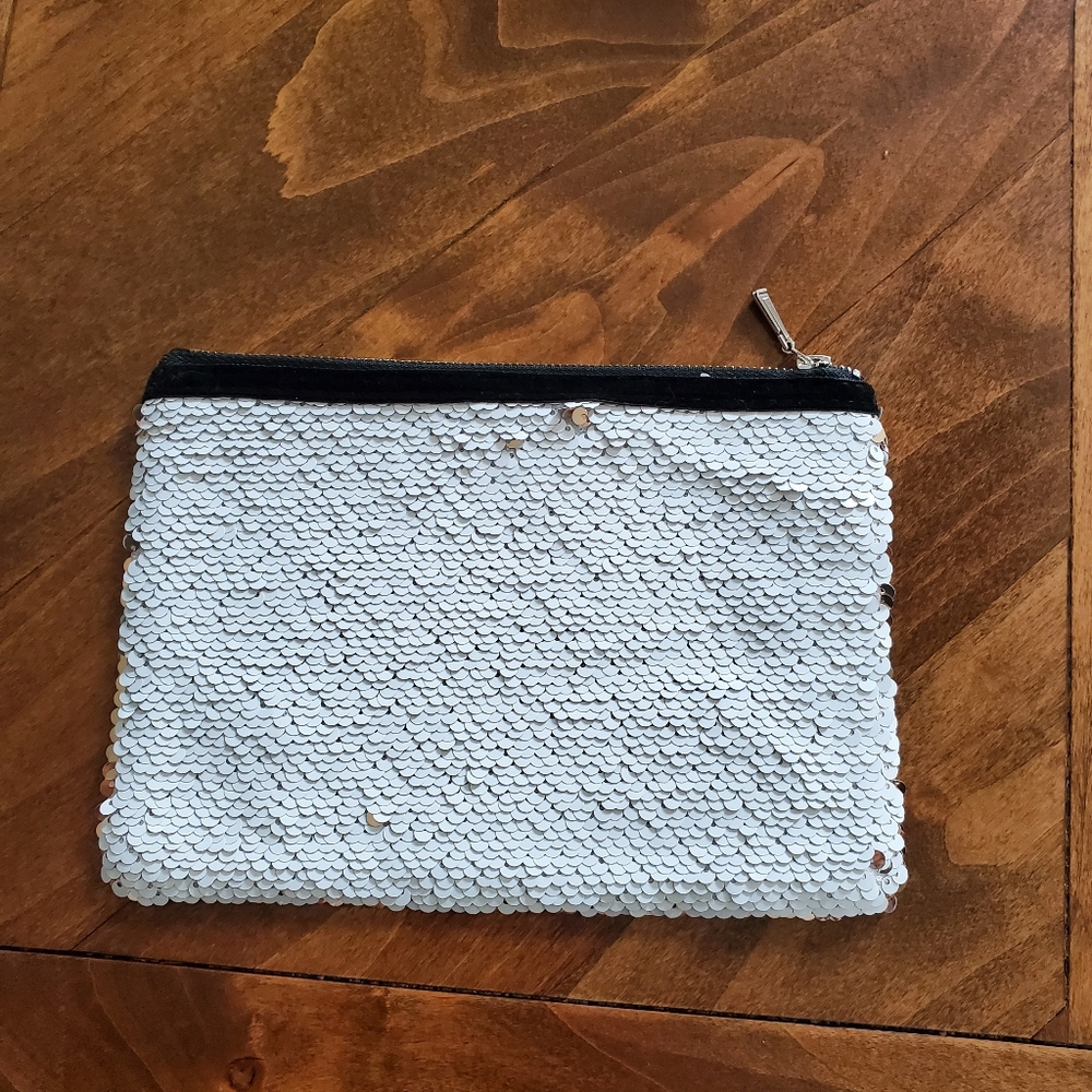 beautiful CRAZY Reversible Sequins Makeup Bag - Picture 15 of 15
